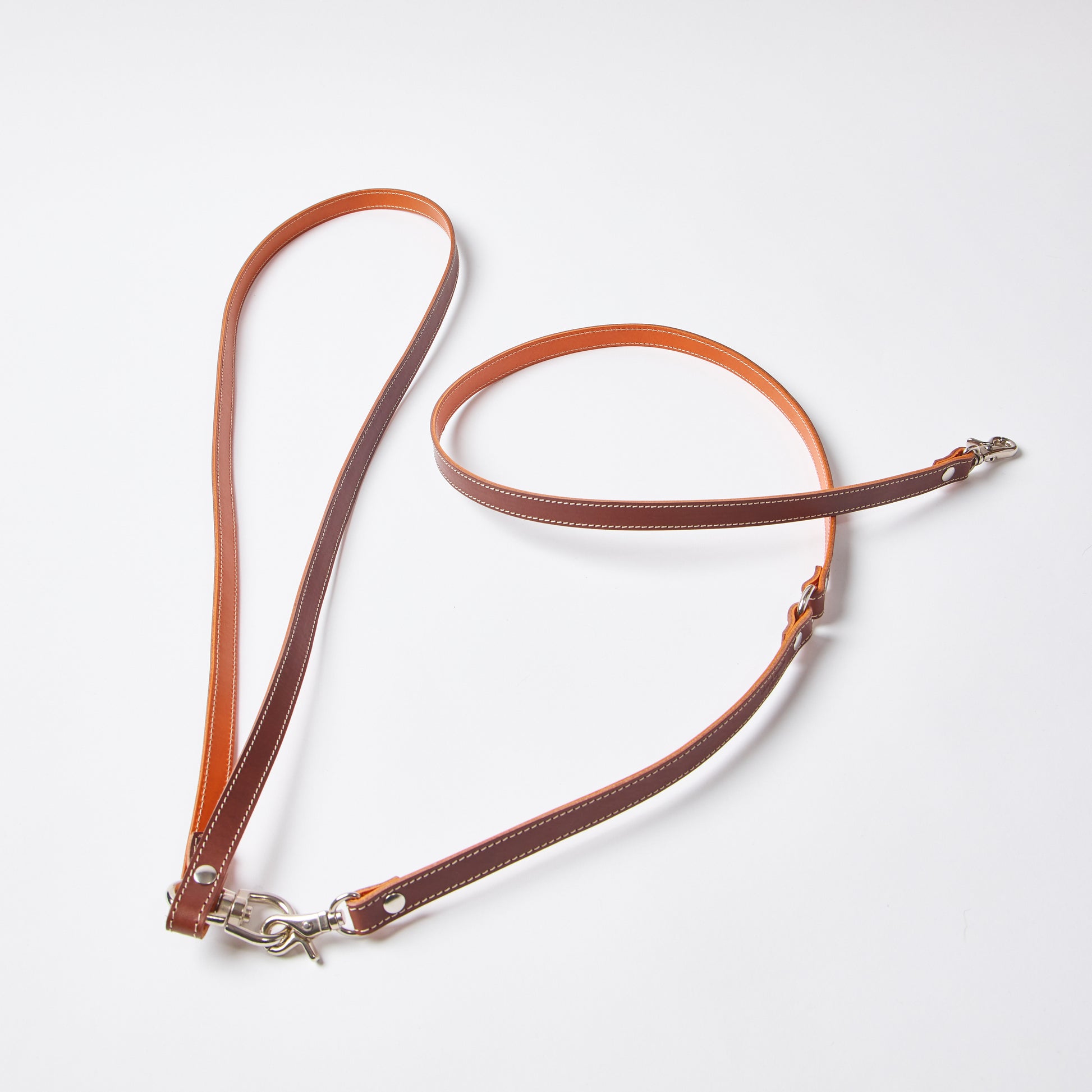 Classic Leather ショルダーリード｜植物タンニンなめし本革の斜め掛けできる犬用リード - Liberté Beauté